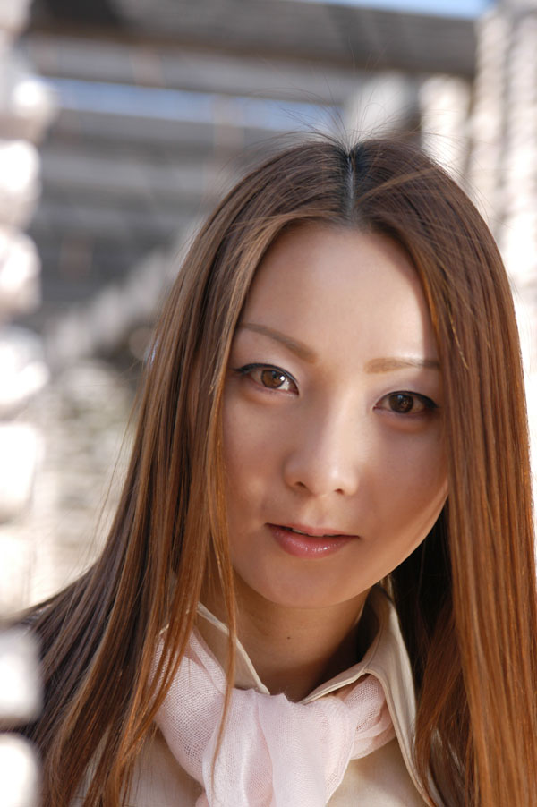hitomi_s32_001.jpg