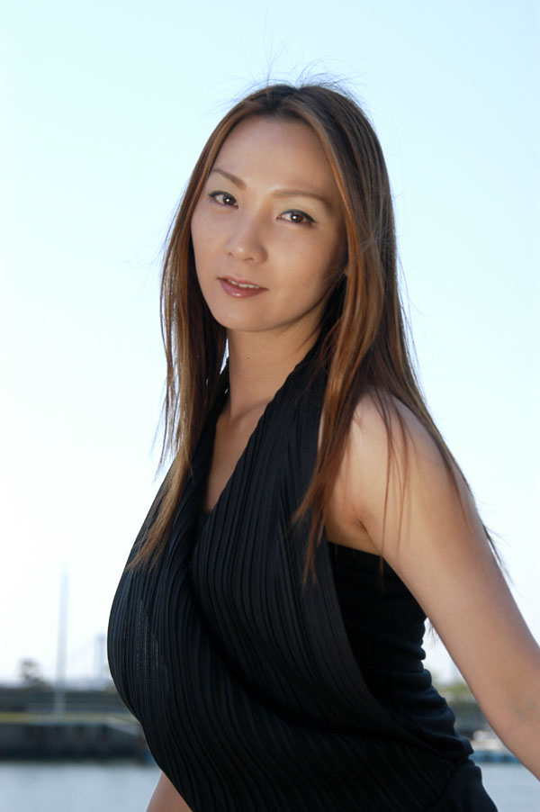 hitomi_s33_001.jpg