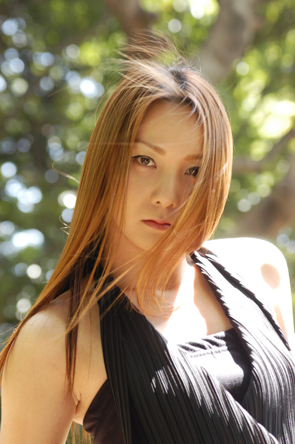 hitomi_s33_007.jpg