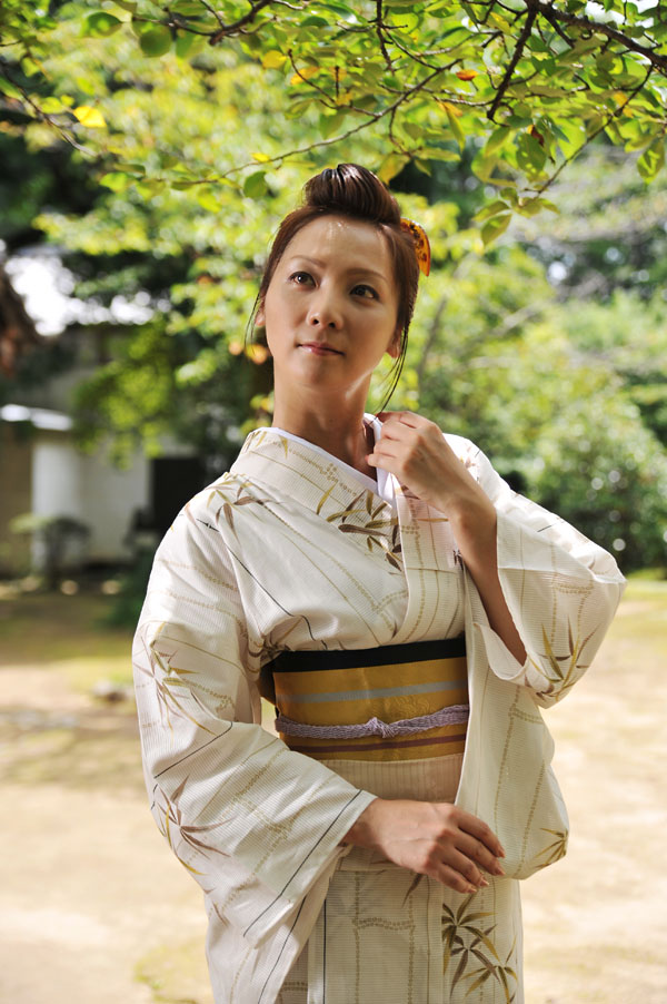 hitomi_s49_002.jpg