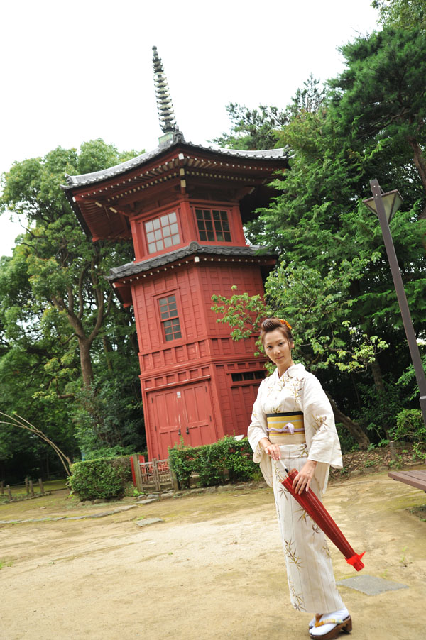 hitomi_s49_005.jpg